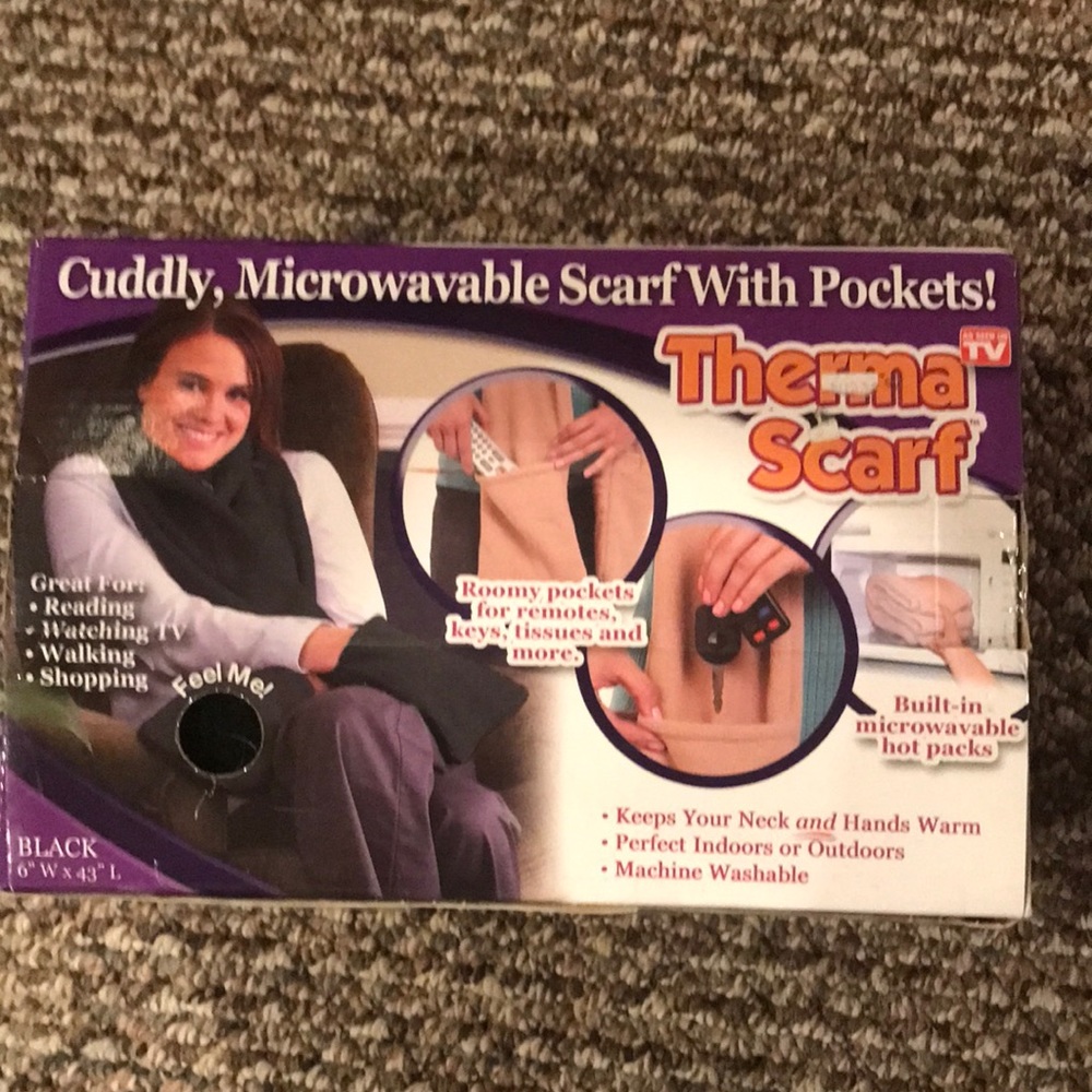 Thermos scarf cuddly, microwavable scarf with pockets